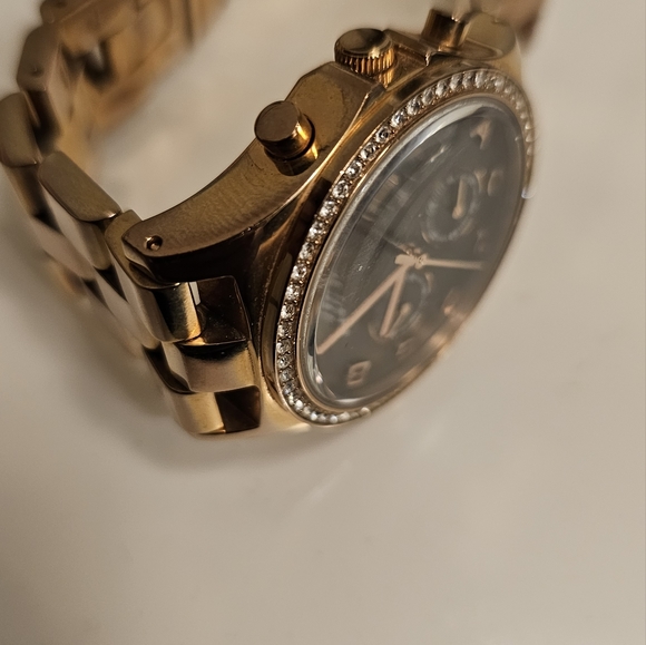 Marc Jacobs twotone watch black crystal black bezel